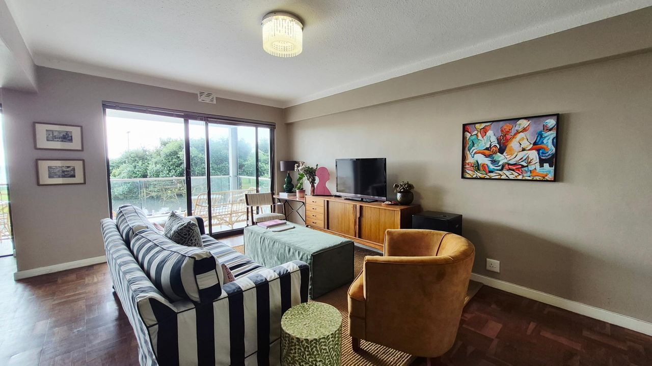 Photo of 2 Bedroom apartment to rent in Three Anchor Bay, Cape Town