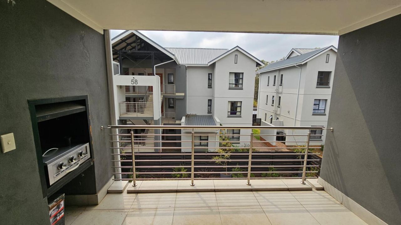 Photo 18 of 21
