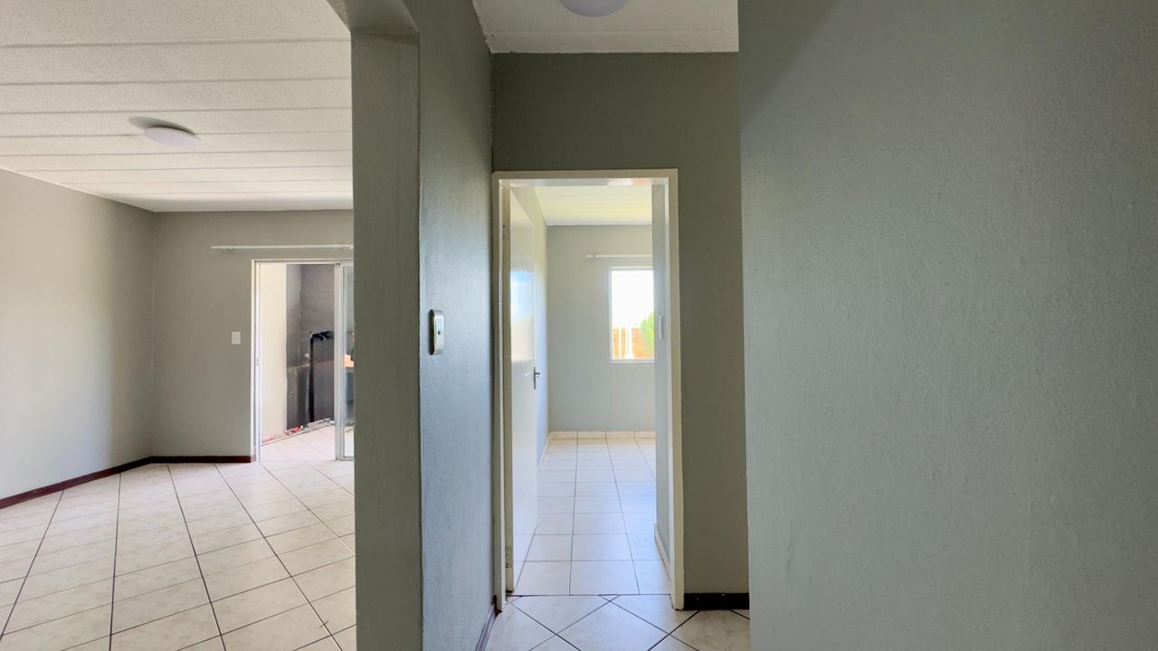 Photo 17 of 28