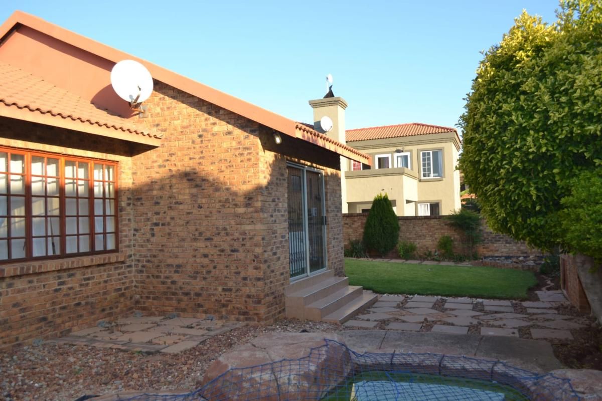 Photo of 3 Bedroom townhouse - sectional for sale in Amberfield Crest Estate, Centurion
