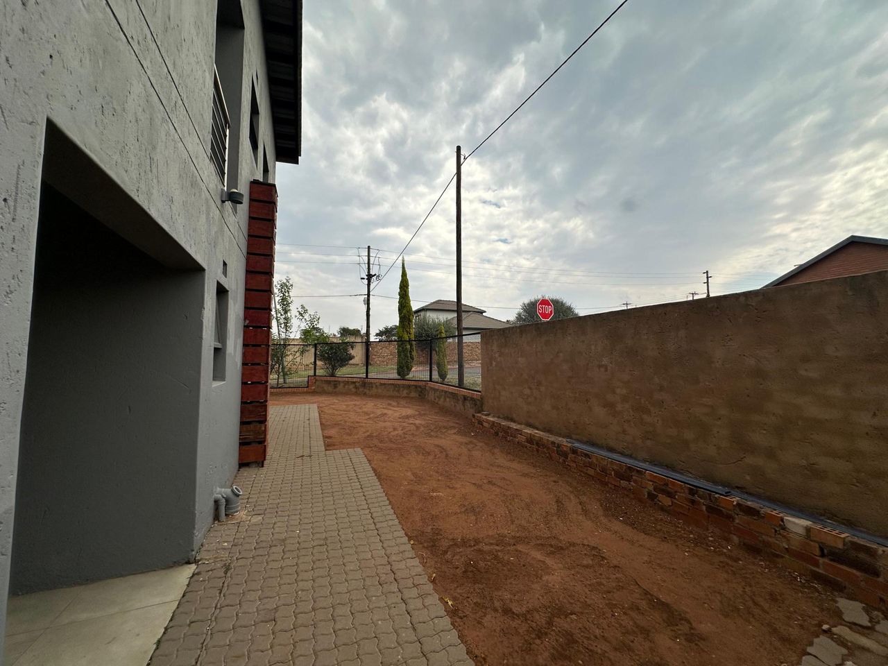 Photo 28 of 32