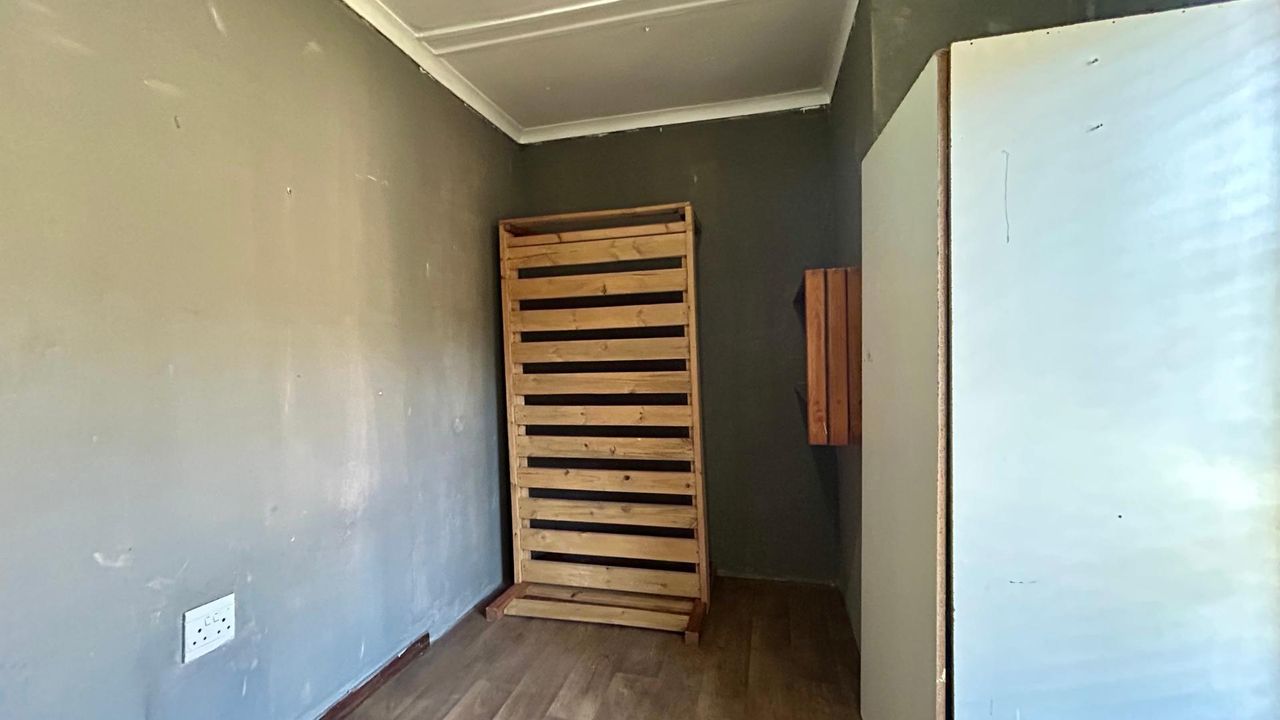 Photo 14 of 22
