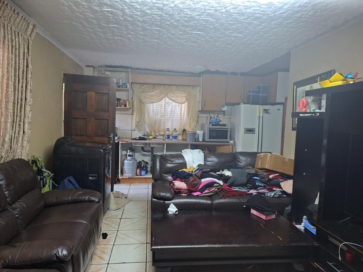 Photo 15 of 24