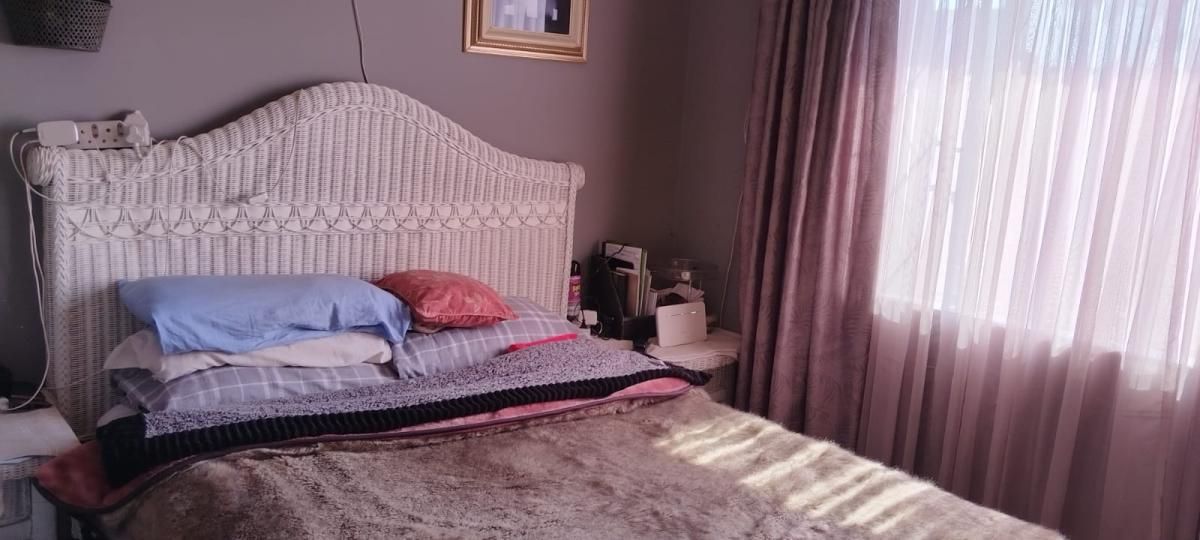 Photo 17 of 29