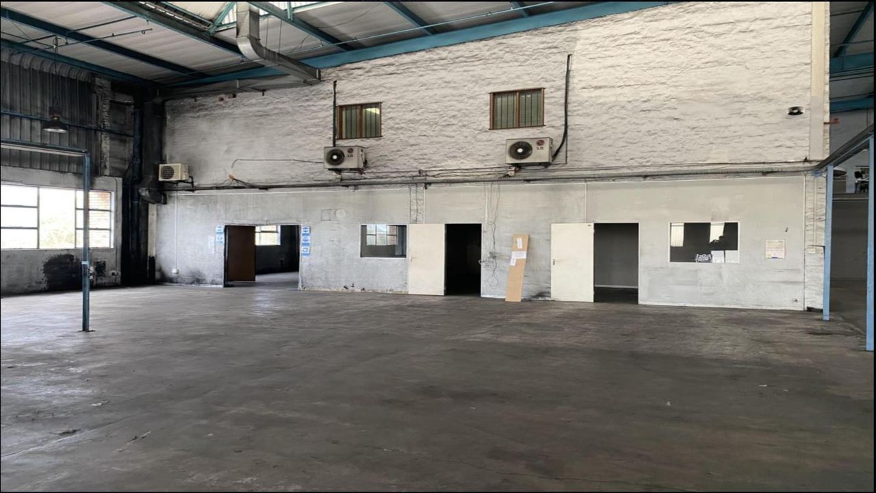 Photo of Warehouse to let in Pinetown Central