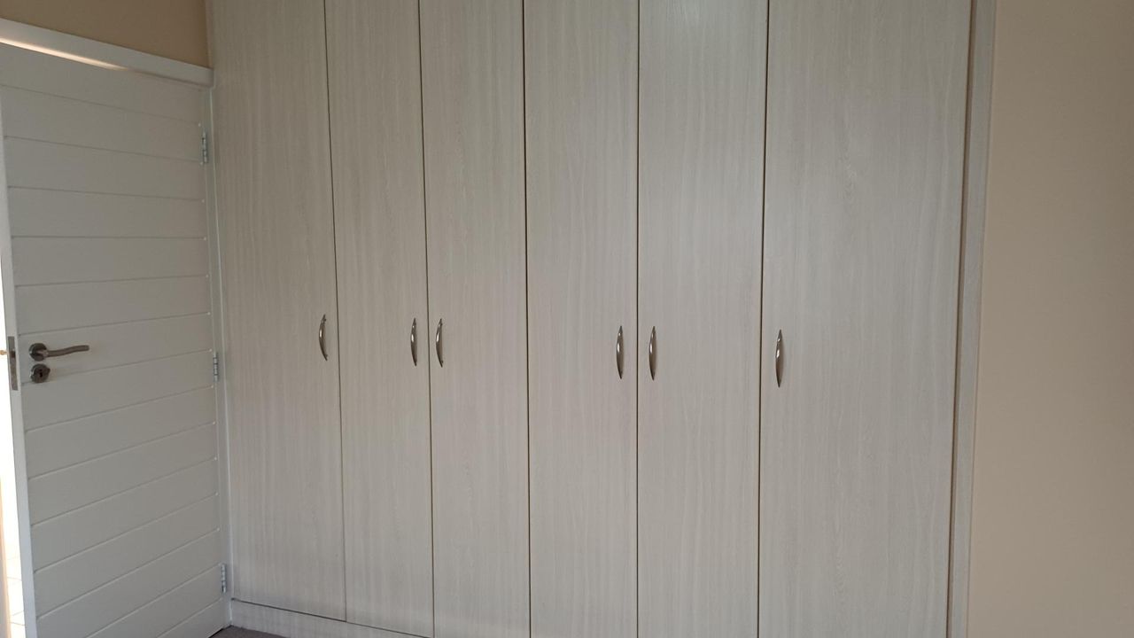 Photo 14 of 23