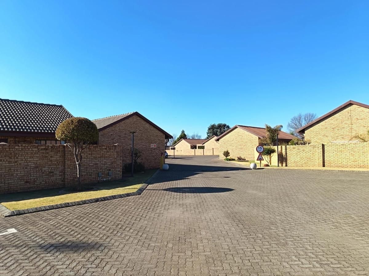 Photo of 2 Bedroom townhouse - sectional for sale in Riversdale, Meyerton
