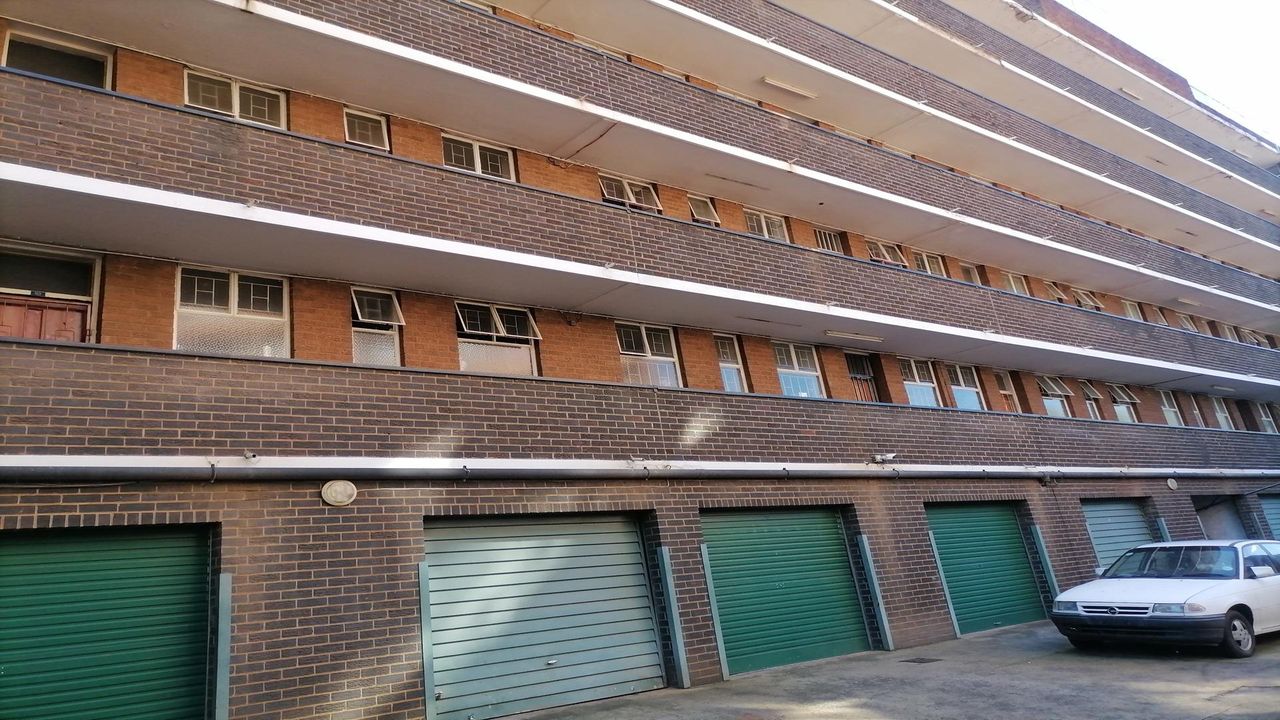 Photo 4 of 32