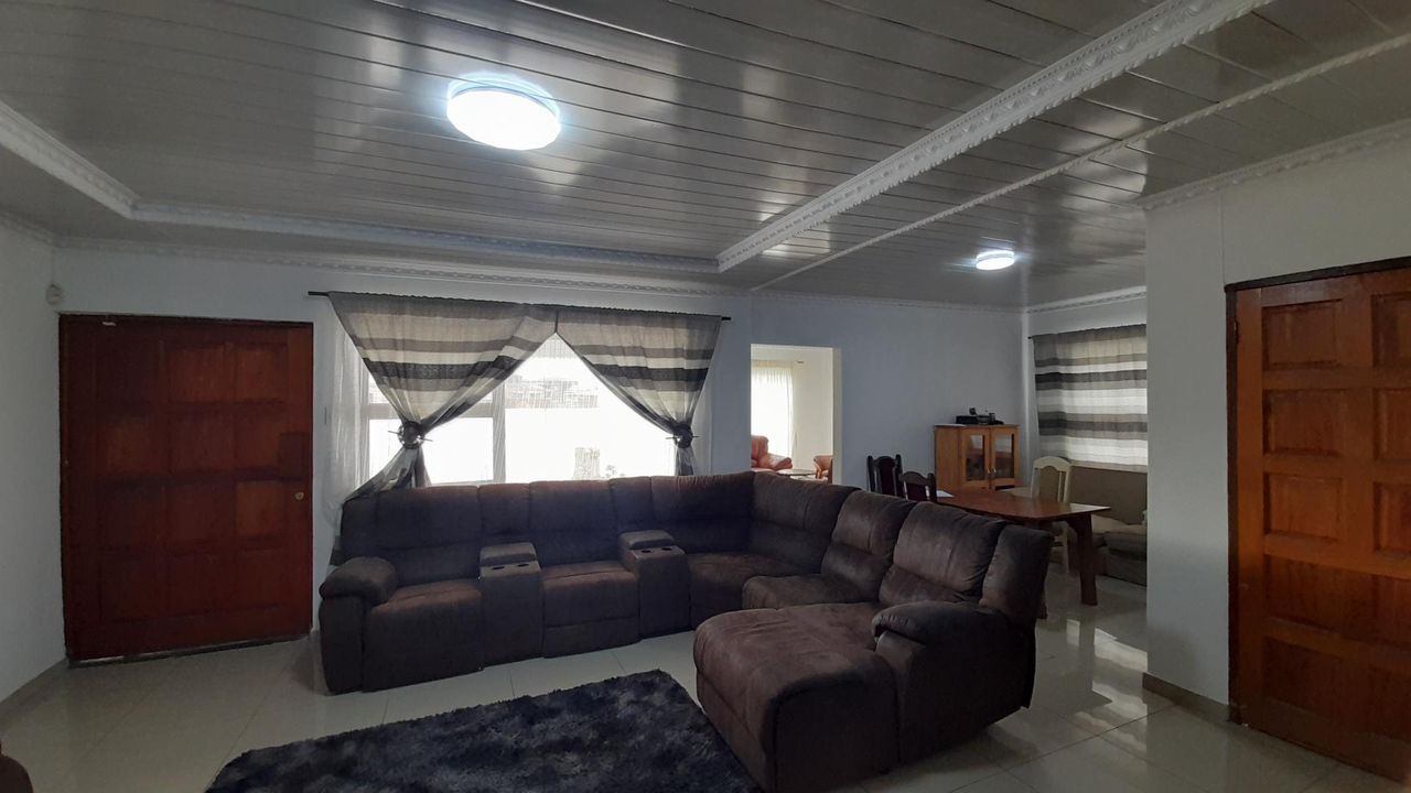 Photo 4 of 26