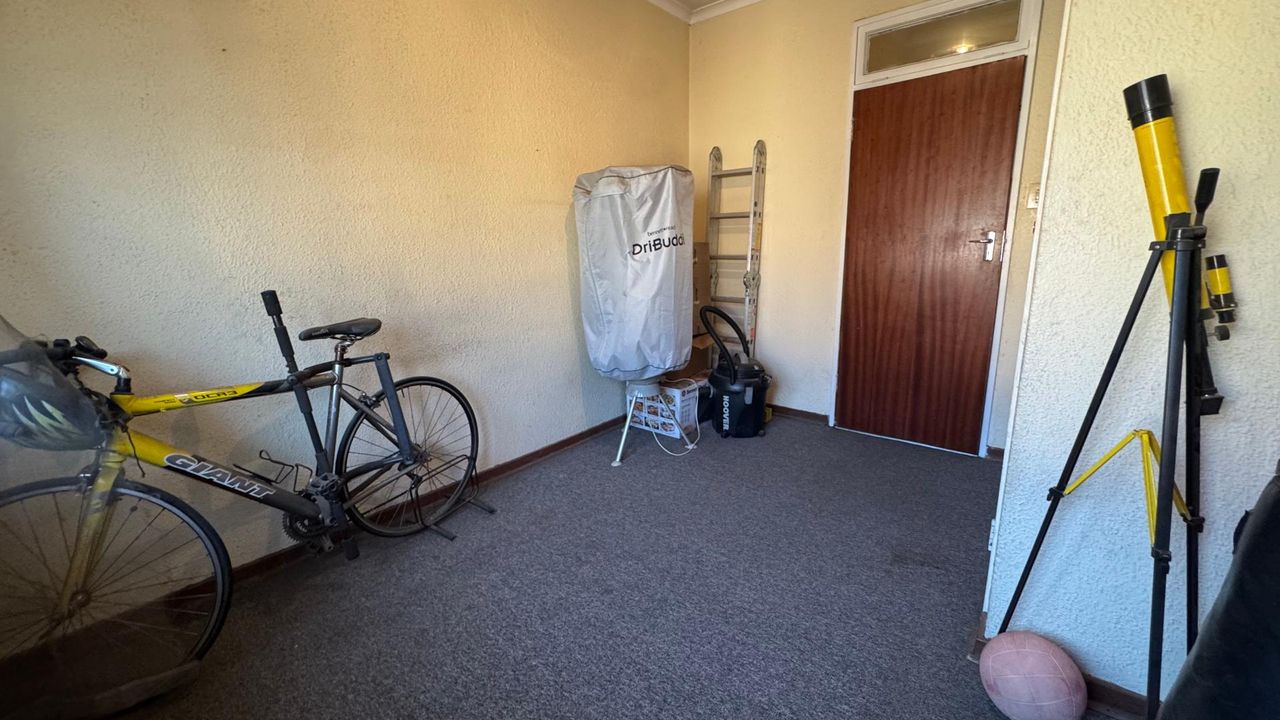 Photo 24 of 26