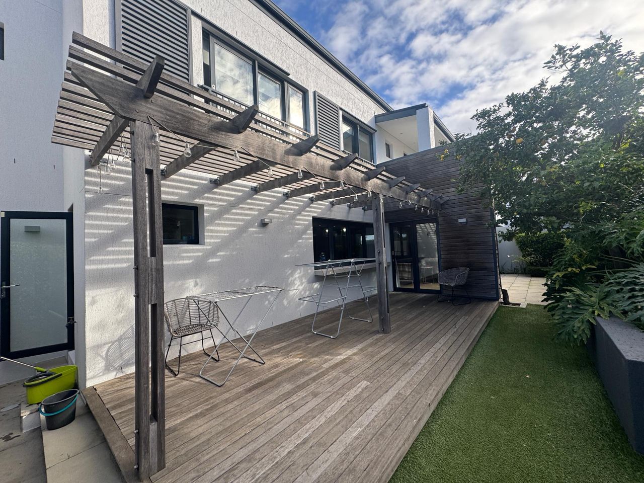 Photo of 3 Bedroom duplex townhouse - sectional to rent in Rondebosch, Cape Town