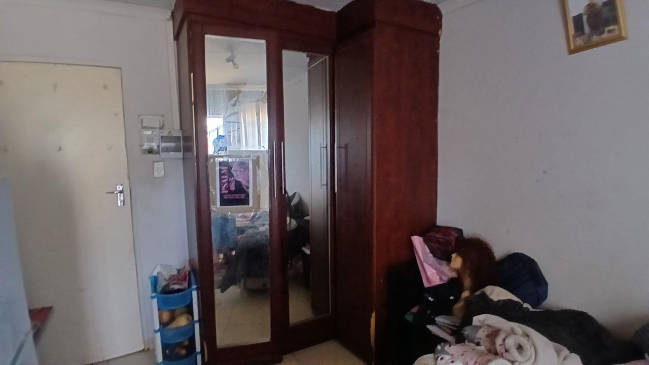 Photo 13 of 15