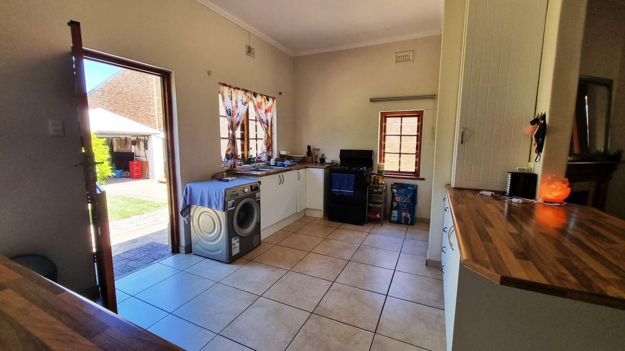 Photo of 3 Bedroom house to rent in Claremont, Cape Town