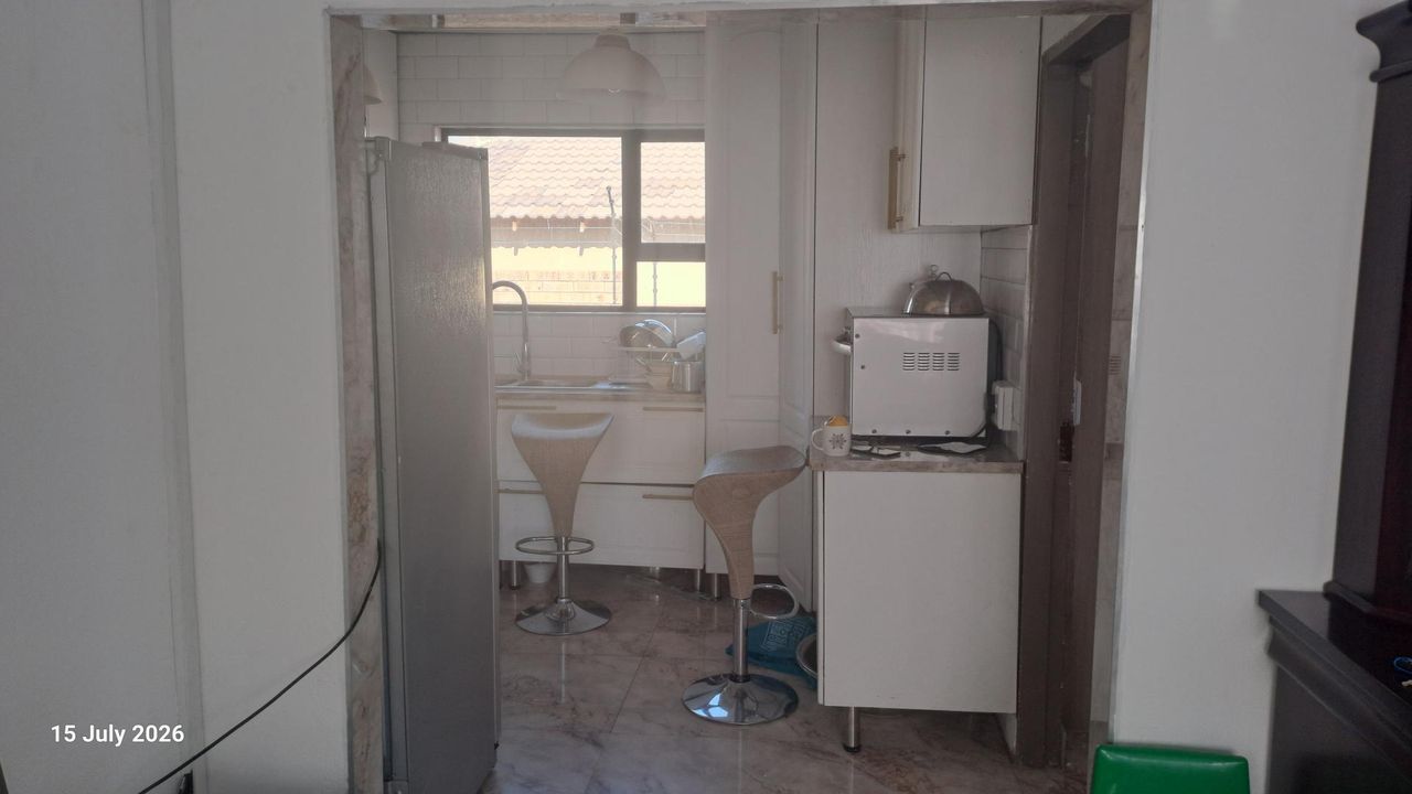 Photo 10 of 17