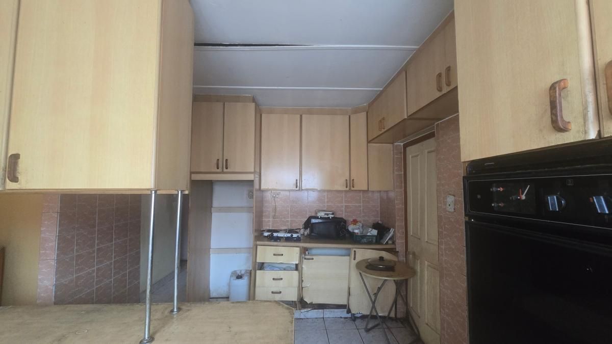 Photo 15 of 32