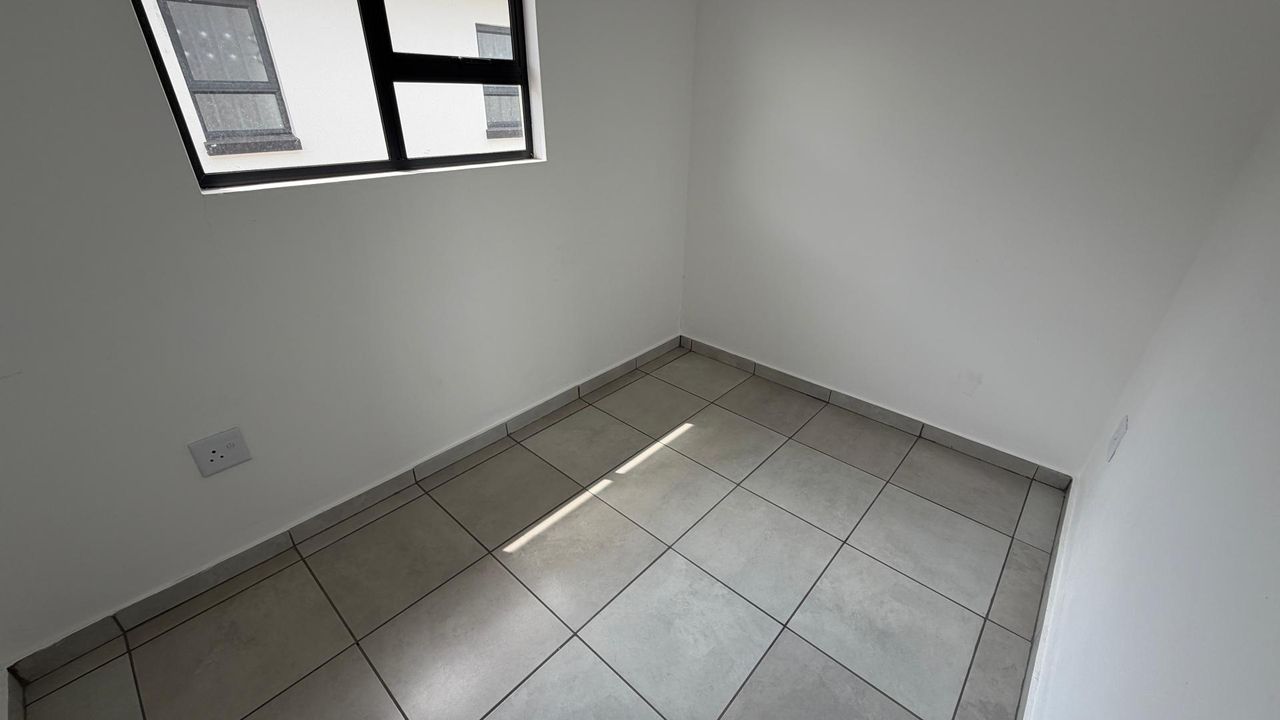 Photo 9 of 18