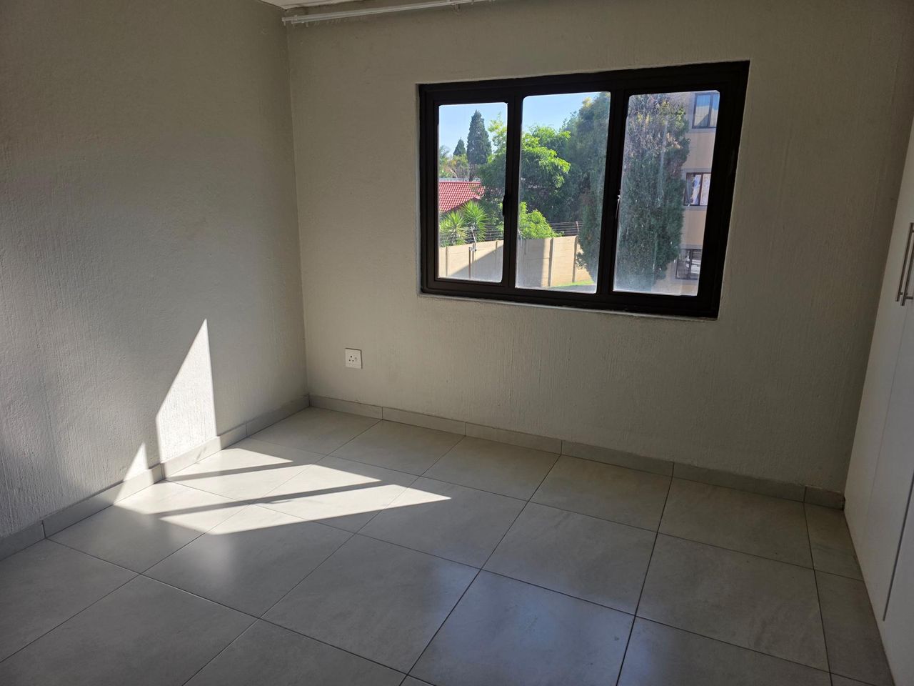 Photo 8 of 16