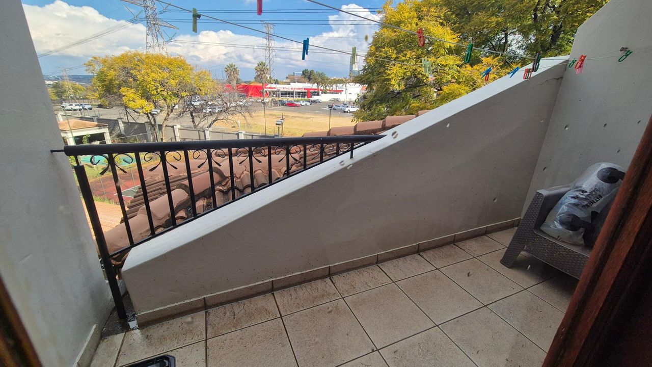 Photo 20 of 21
