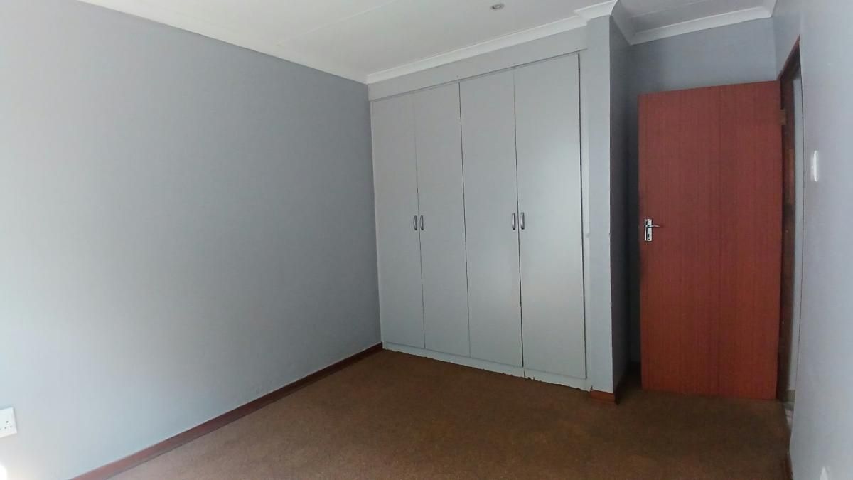 Photo 6 of 16