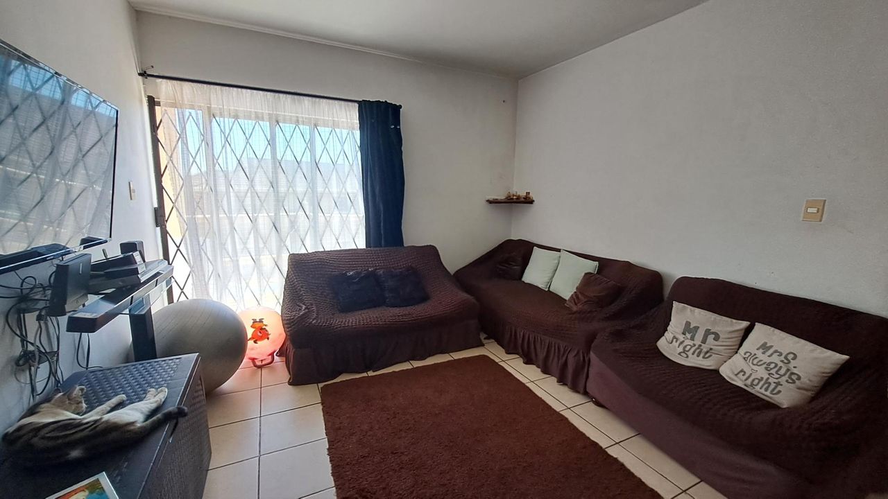 Photo of 2 Bedroom apartment to rent in Southgate, Phoenix
