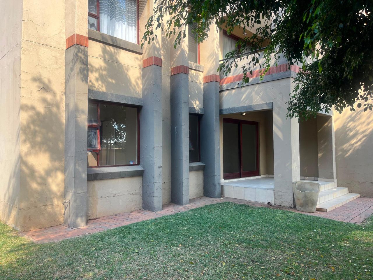 Photo 6 of 16