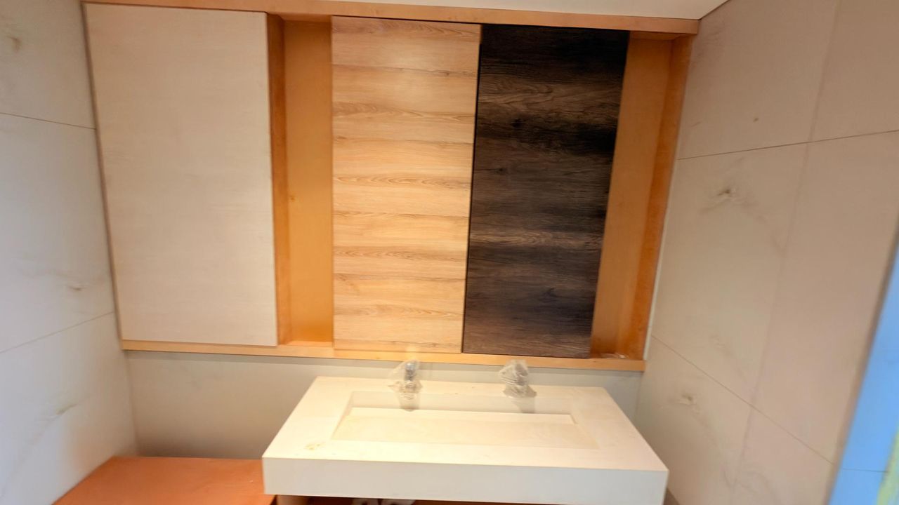 Photo 21 of 28