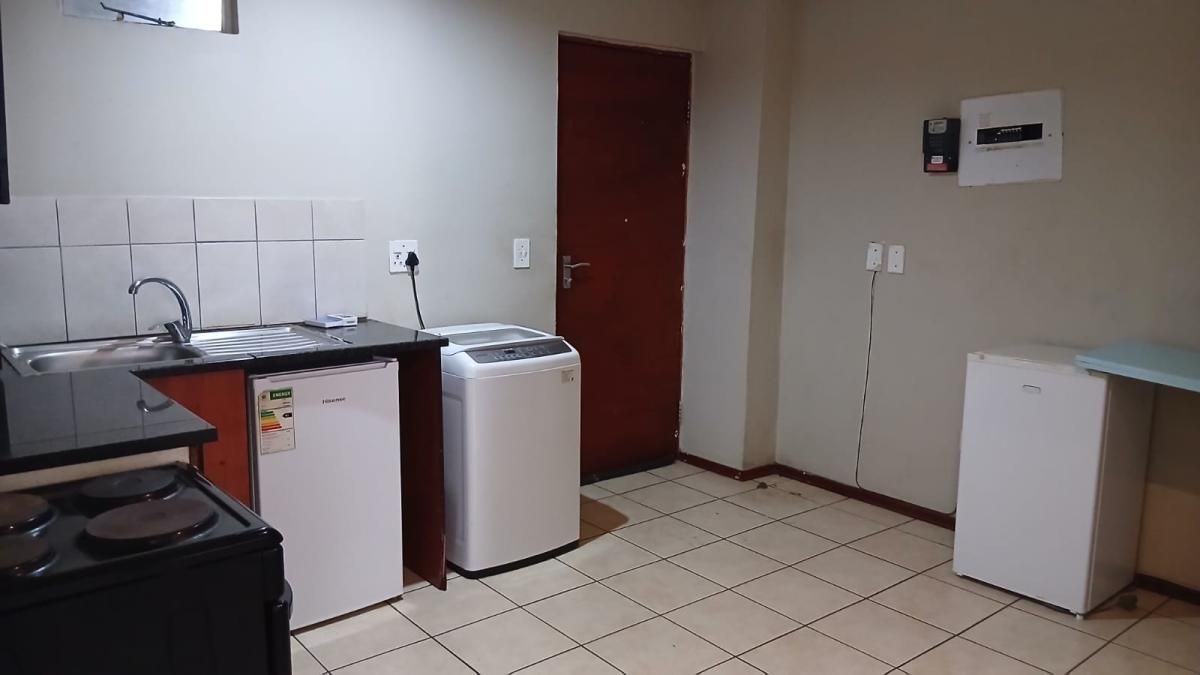 Photo 3 of 34
