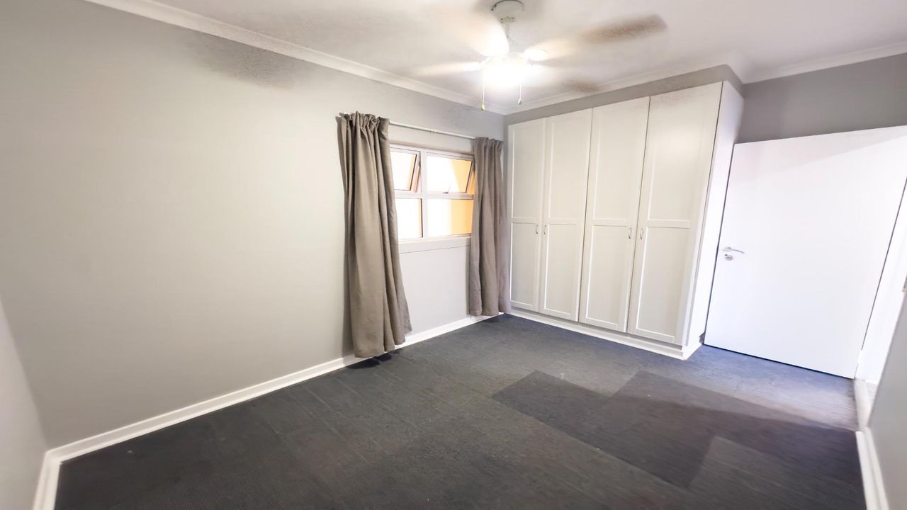 Photo 20 of 33