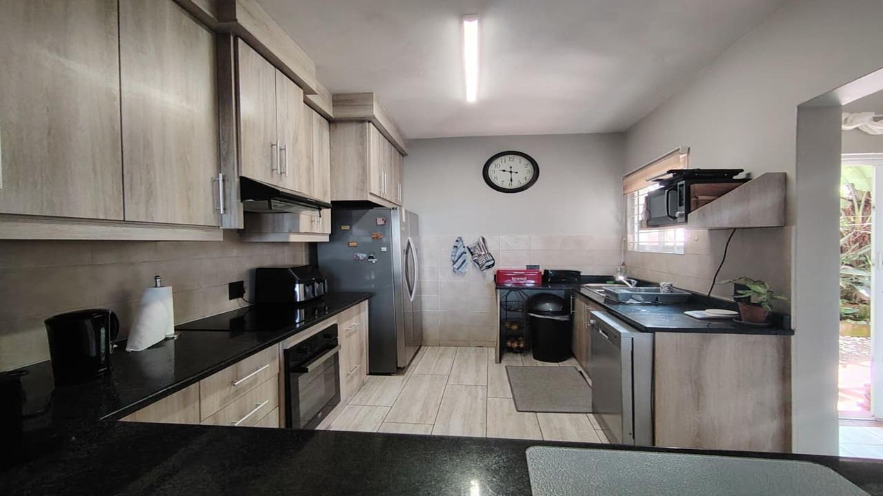 Photo 6 of 22