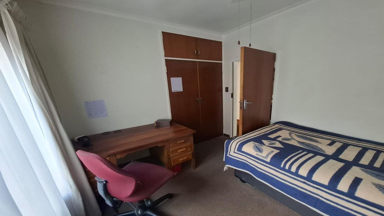 Photo 15 of 27
