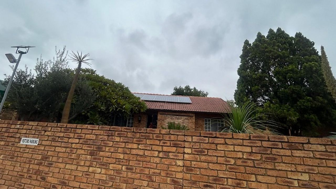 Photo 5 of 28