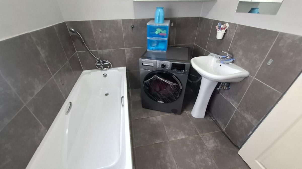 Photo 20 of 25