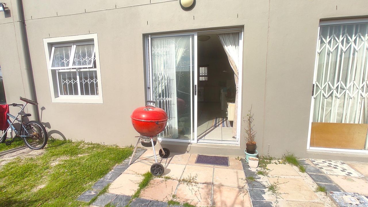 Photo 10 of 16