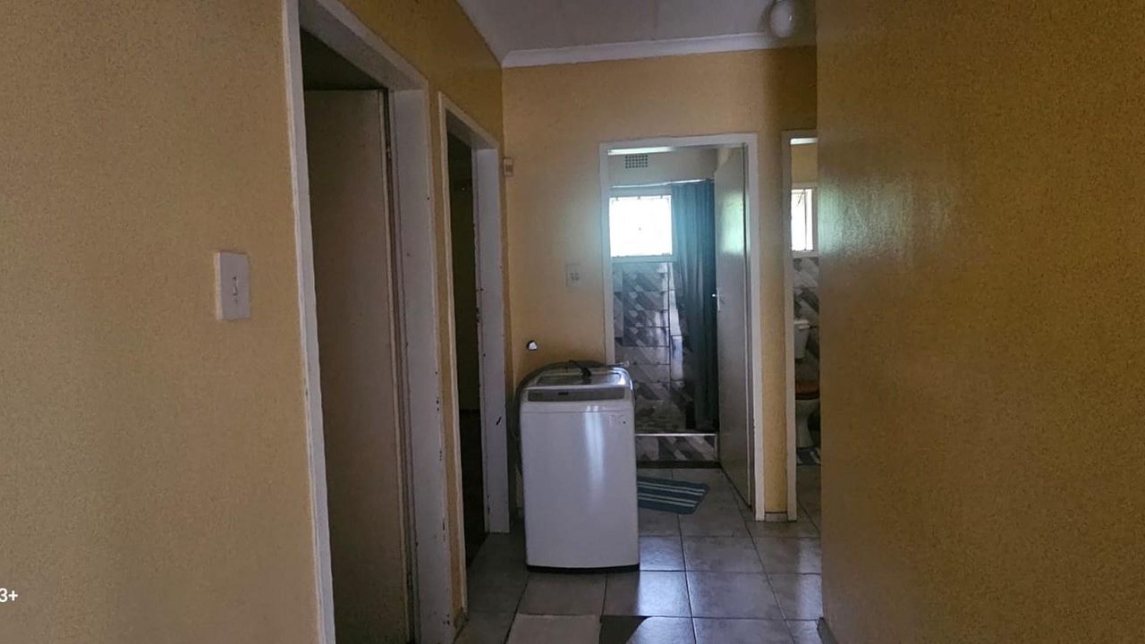 Photo 9 of 14