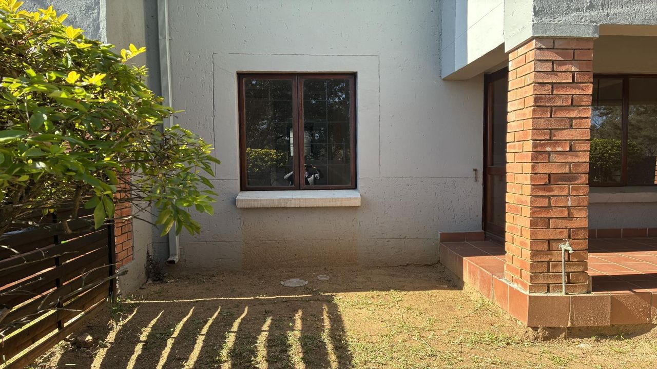 Photo 11 of 12