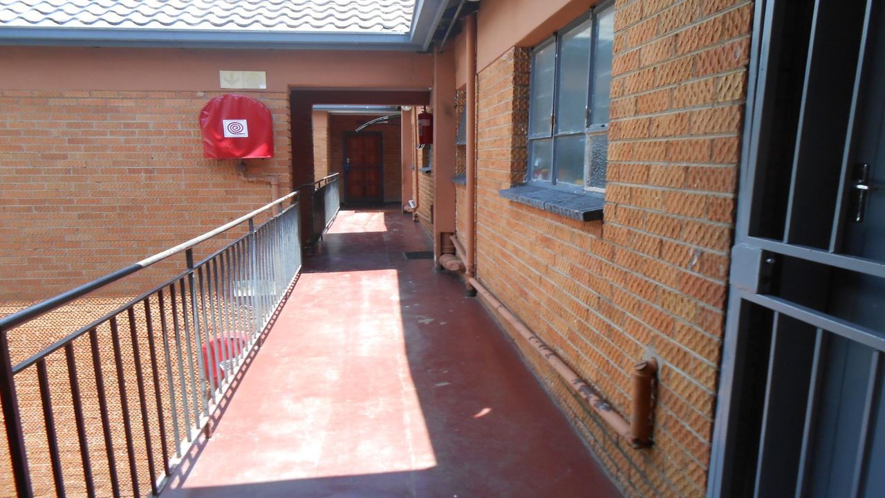 Photo 14 of 18