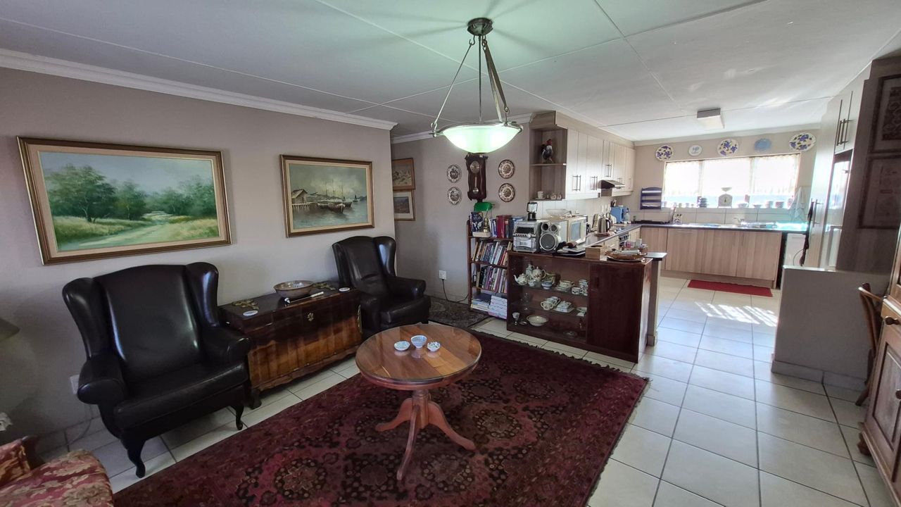 Photo 7 of 21