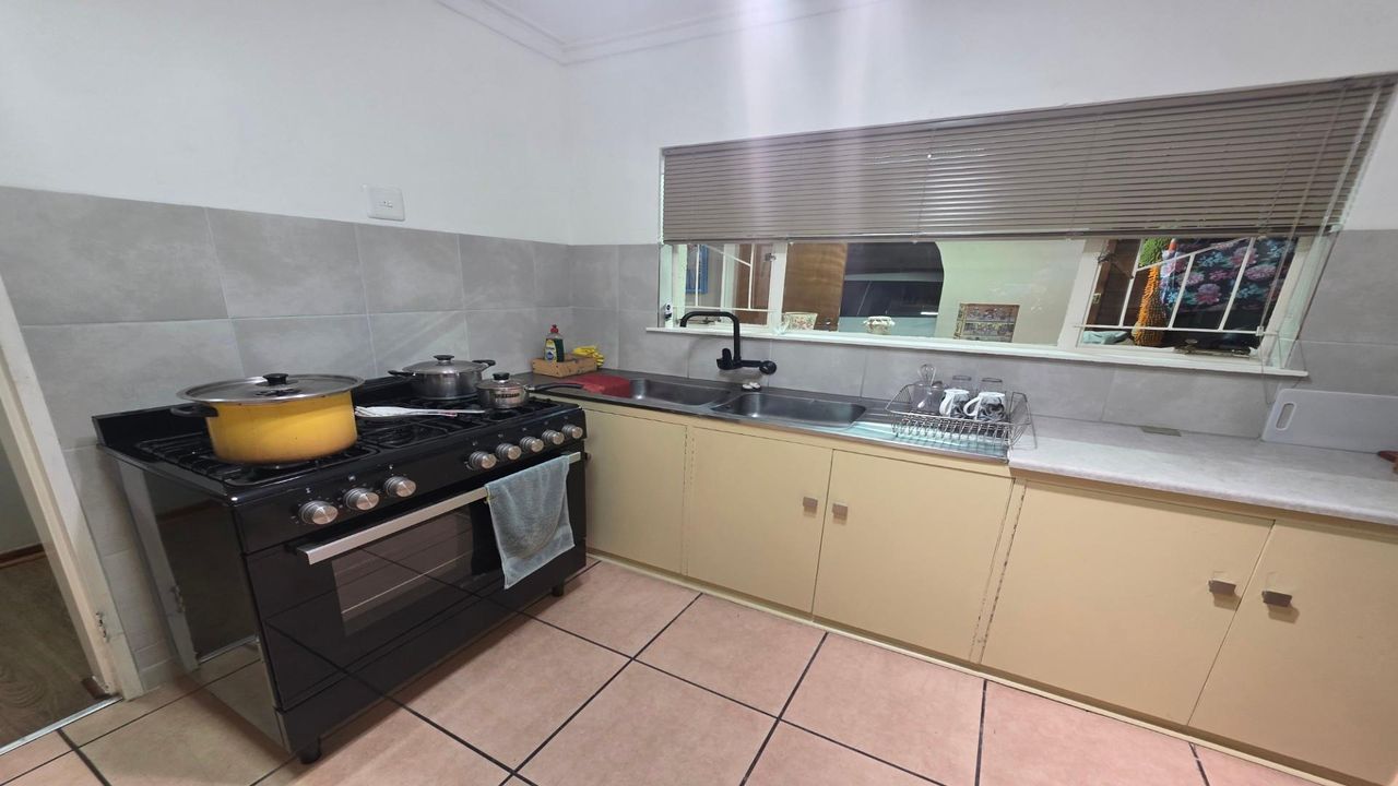 Photo 9 of 24