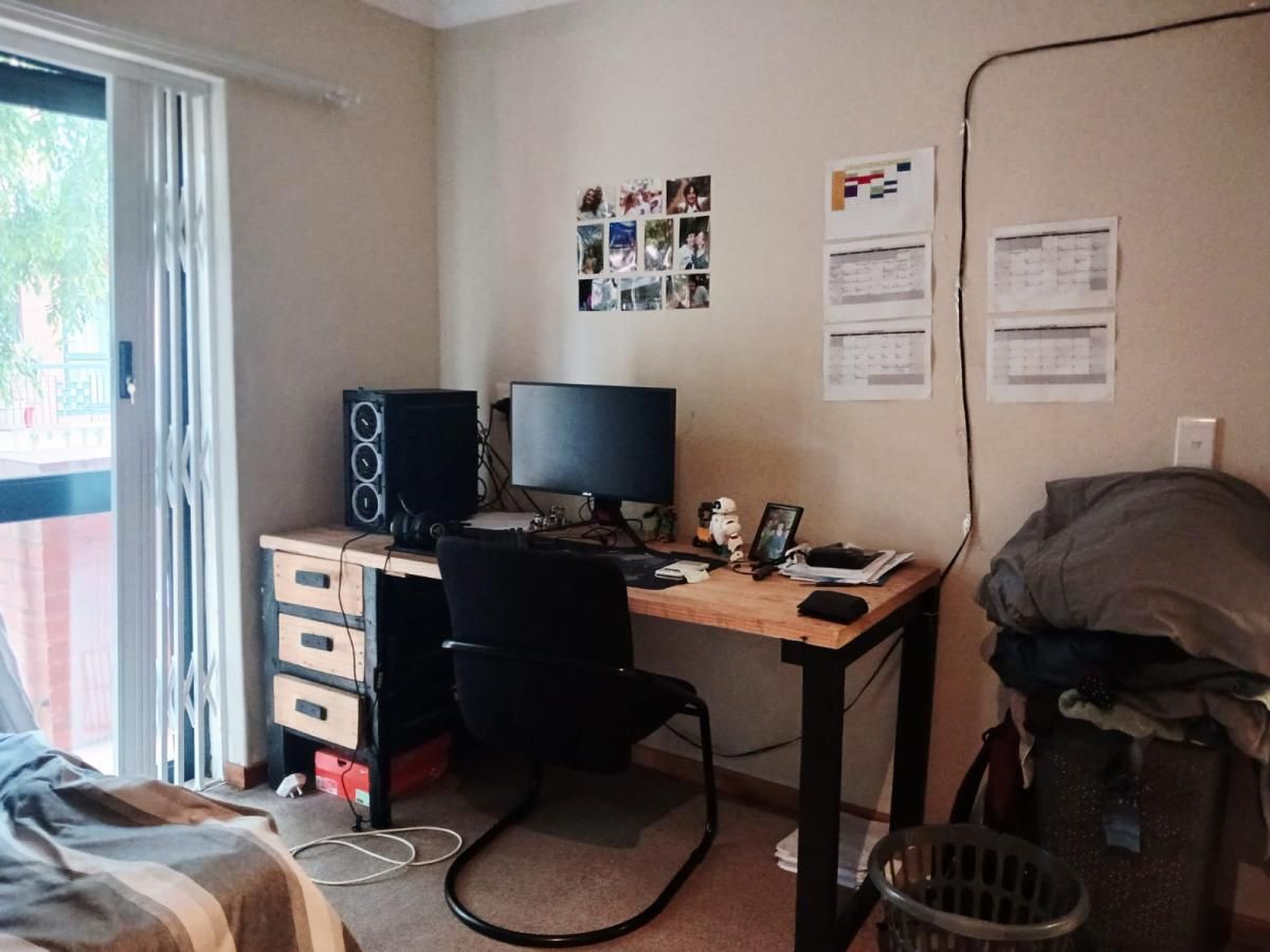 Photo 4 of 21