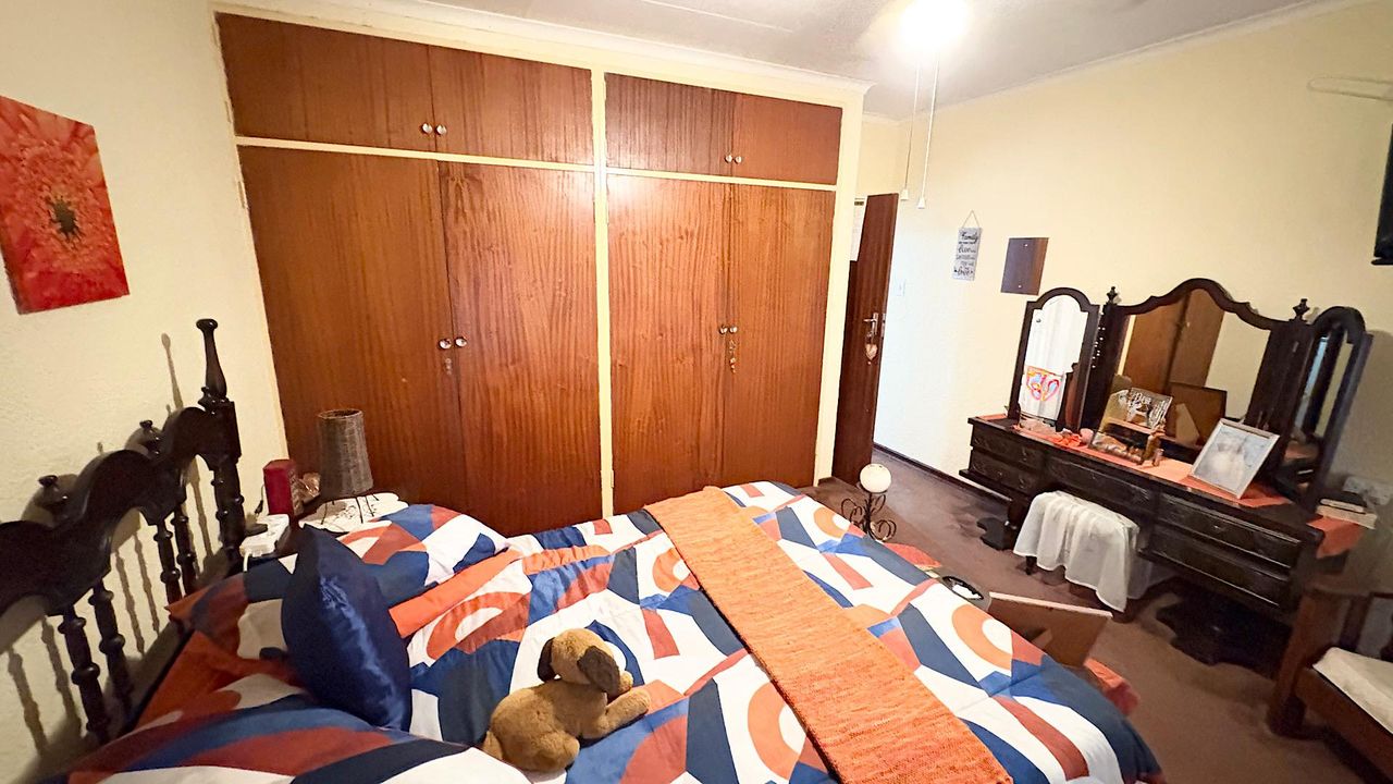 Photo 20 of 27