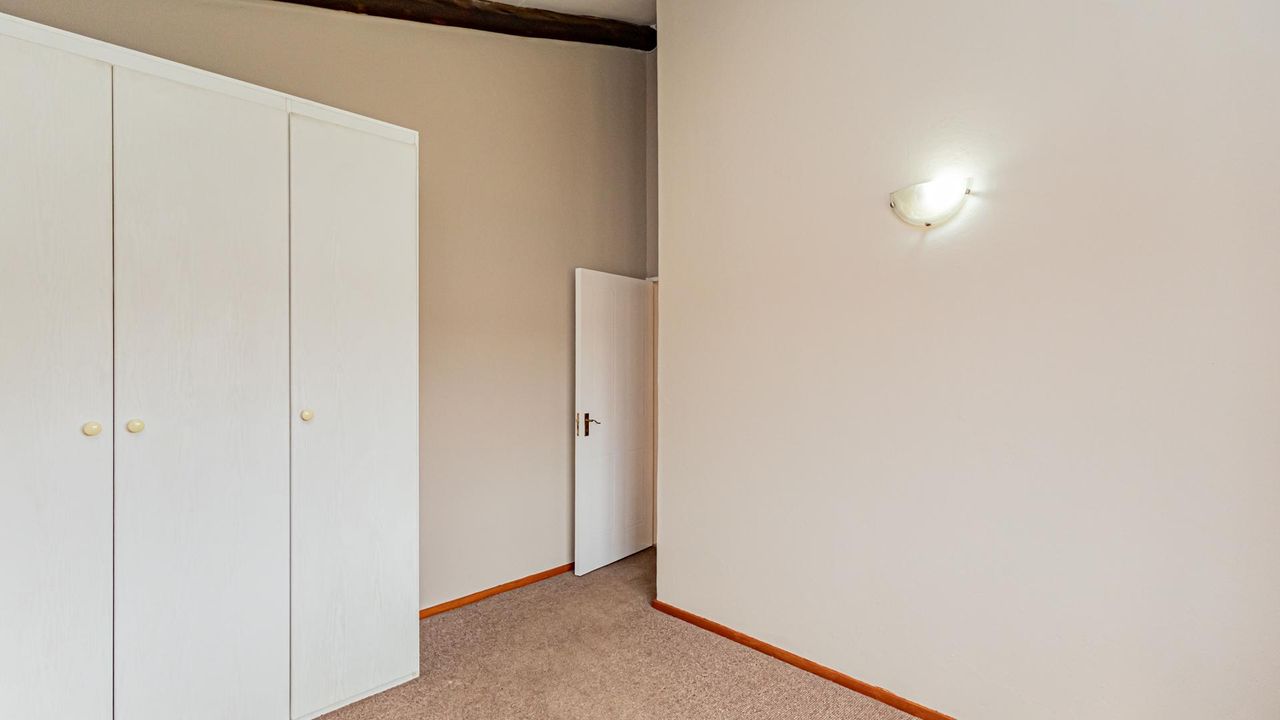 Photo 17 of 24