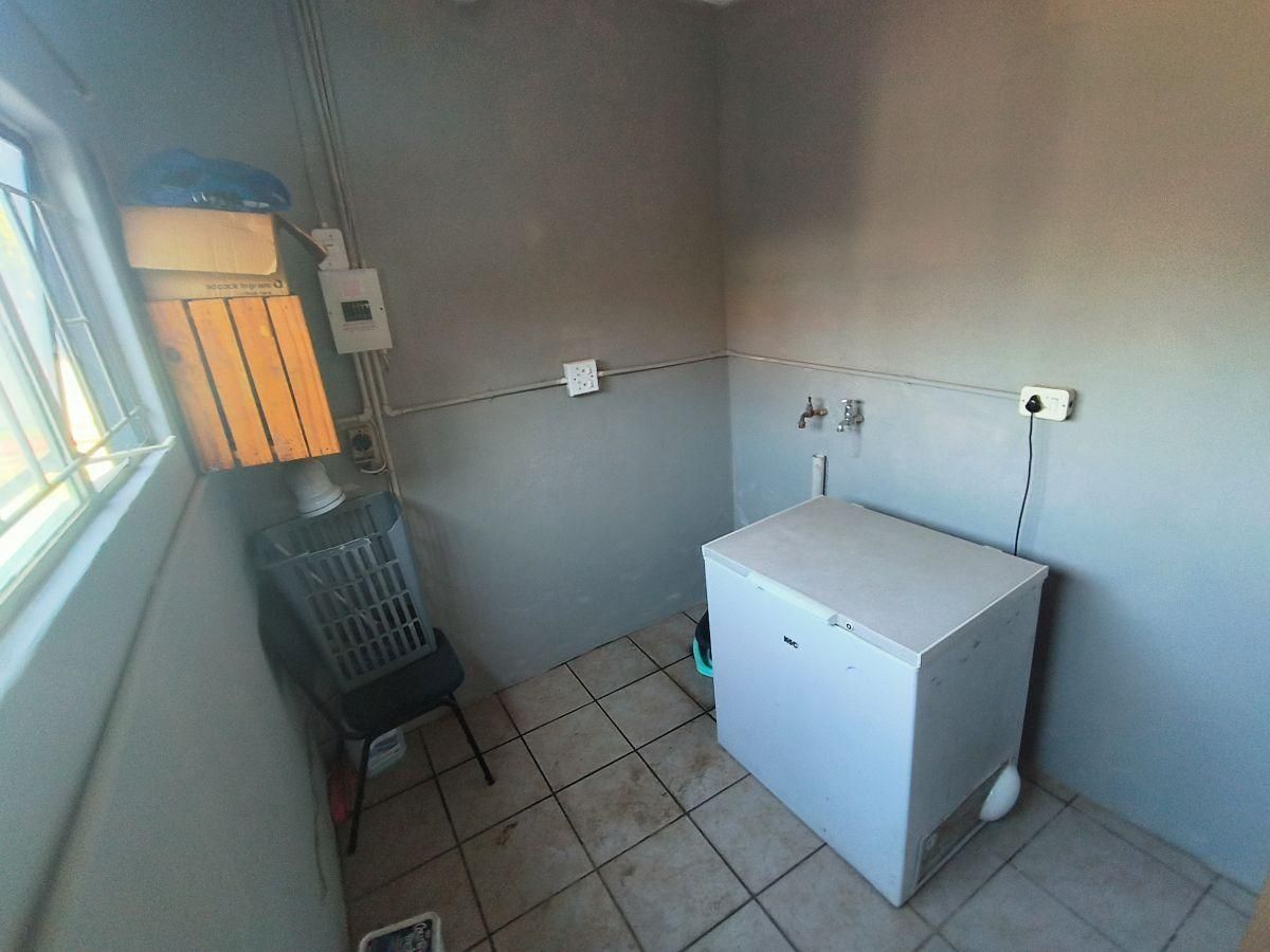 Photo of 6 Bedroom house for sale in Theresapark, Akasia