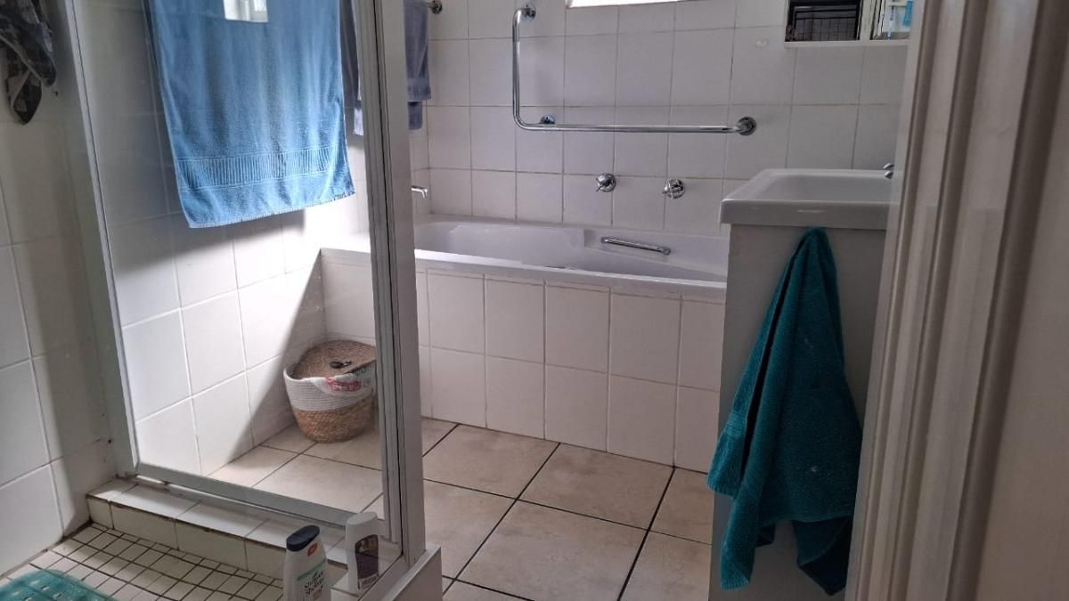 Photo 20 of 23