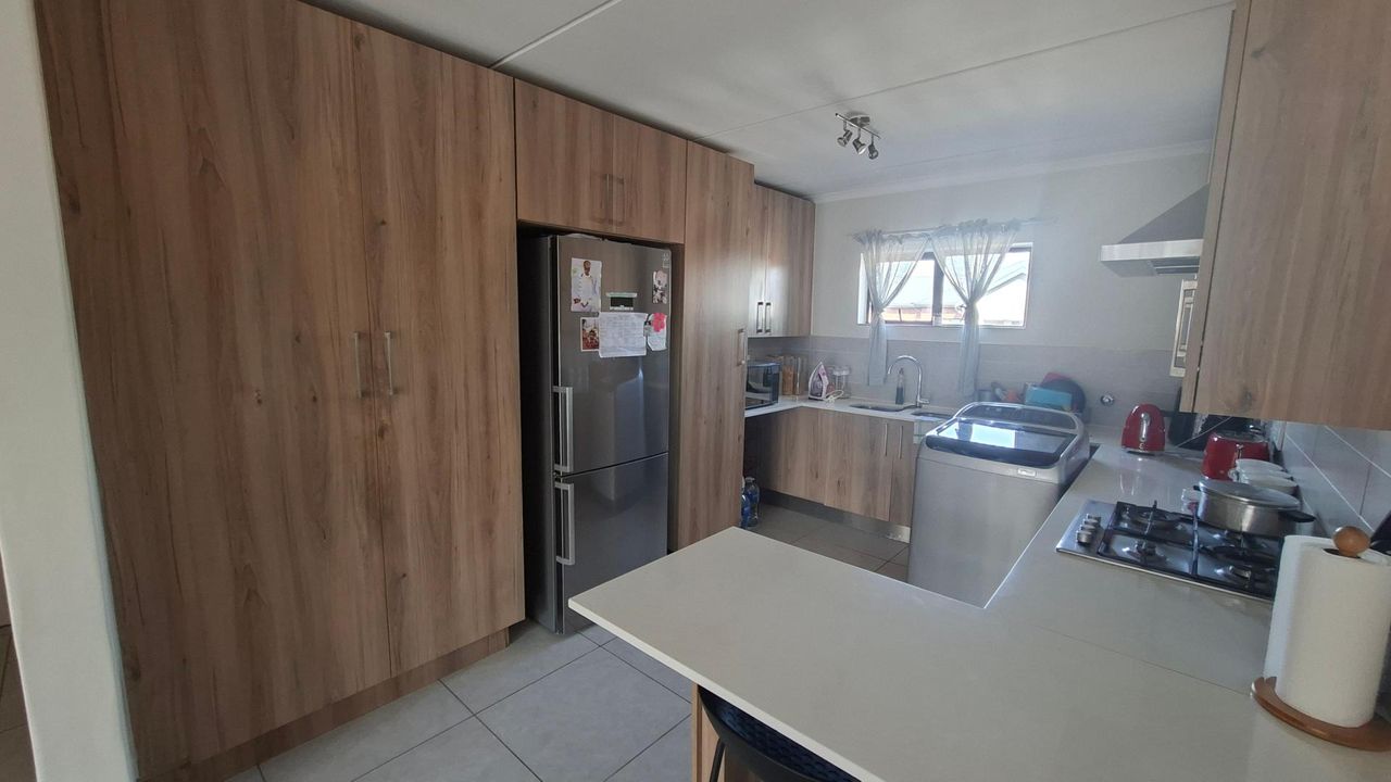 Photo 5 of 14