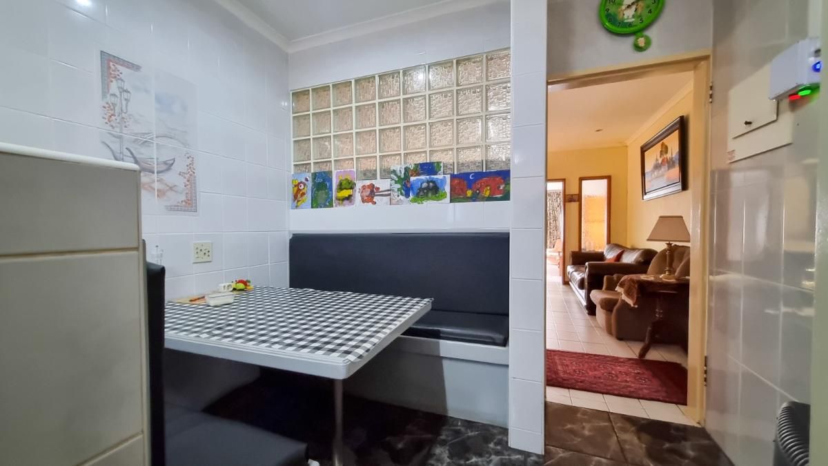 Photo of 4 Bedroom house for sale in Aerorand, Middelburg