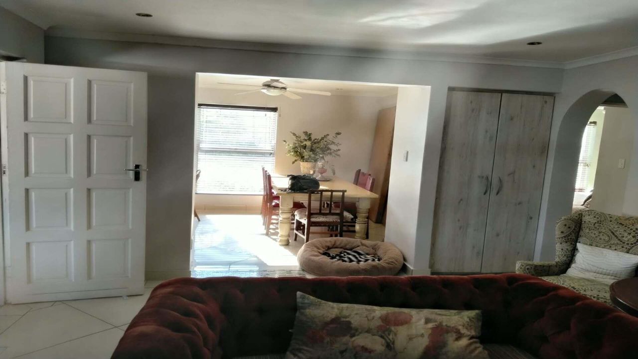 Photo 3 of 14