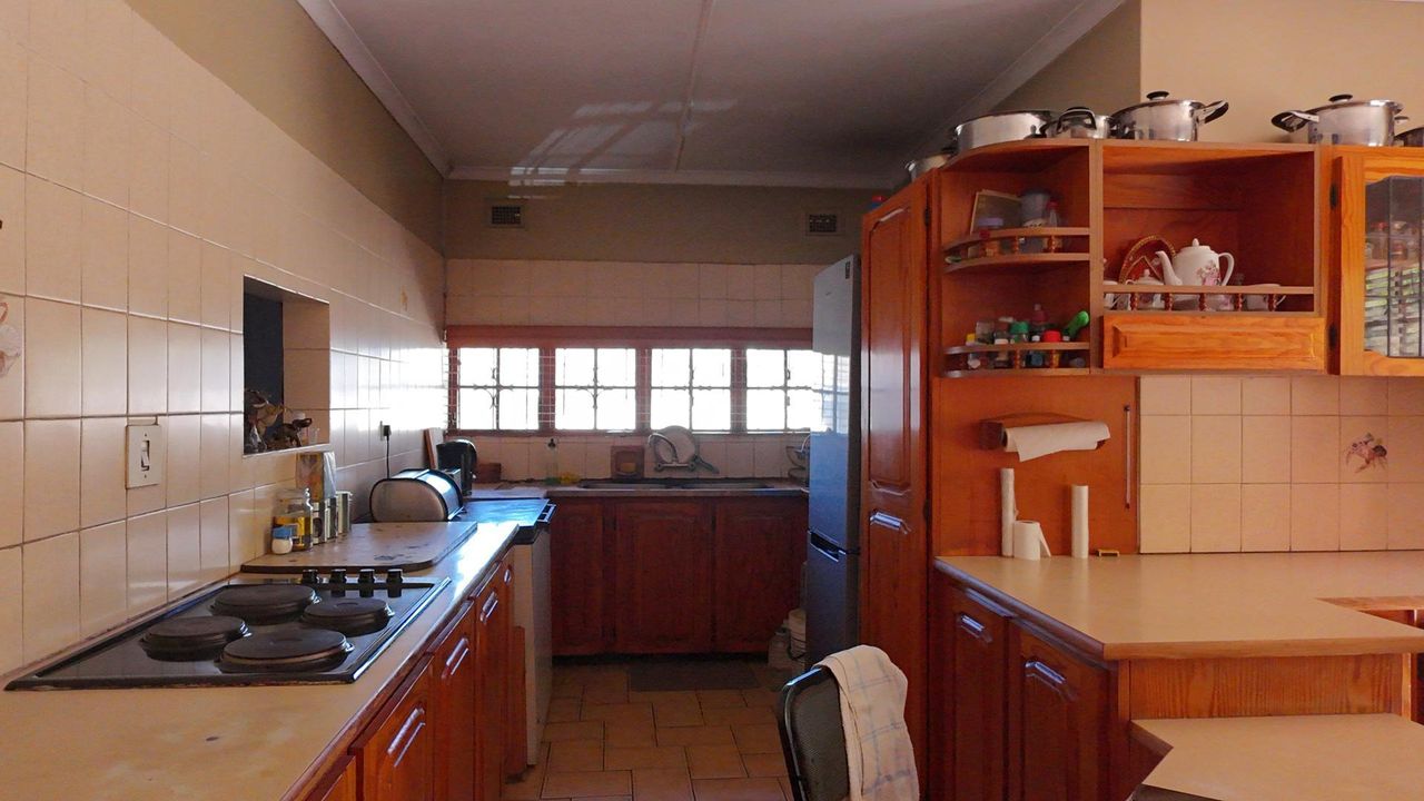Photo 16 of 31