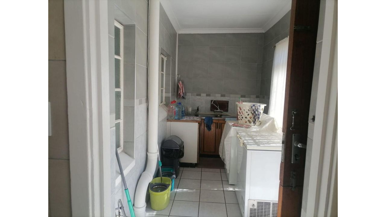 Photo 19 of 31
