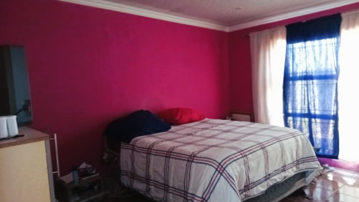 Photo 11 of 23