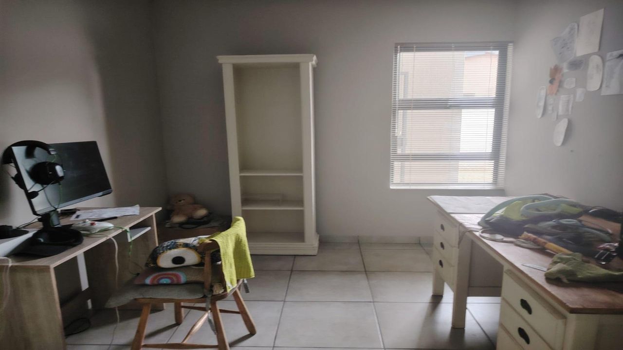 Photo 10 of 17
